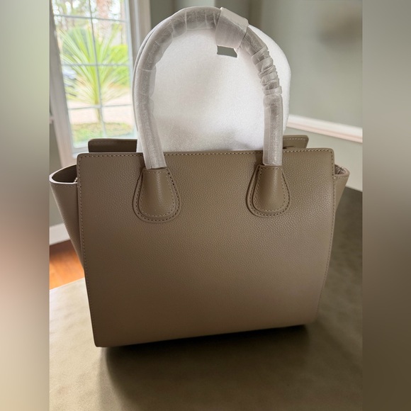 Moncrief Elegant Taupe Italian Leather Handbag, Shoulder Strap, London Designer - Picture 4 of 15